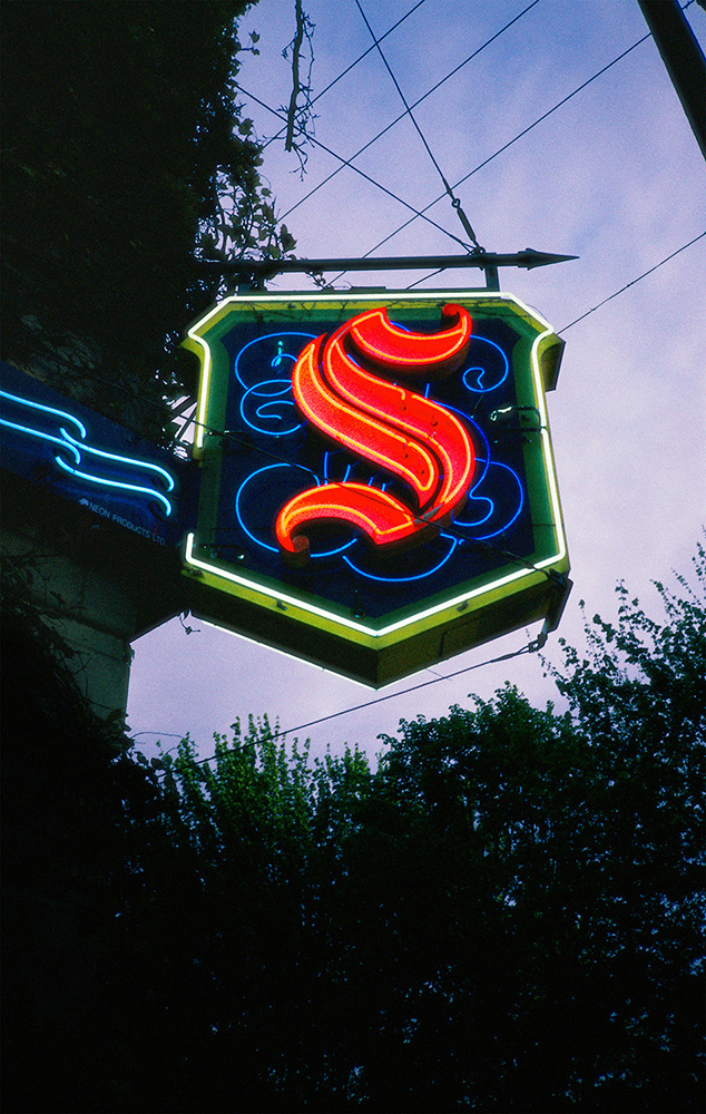 Neon_Vancouver_1992